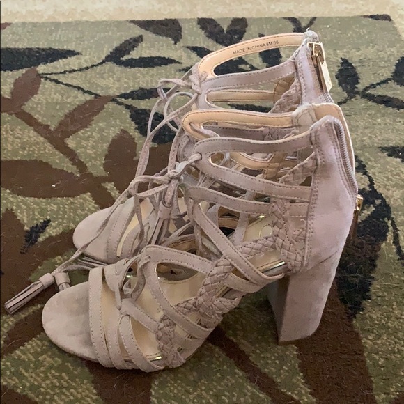 Jessica Simpson Nude Block Heels - Picture 2 of 8